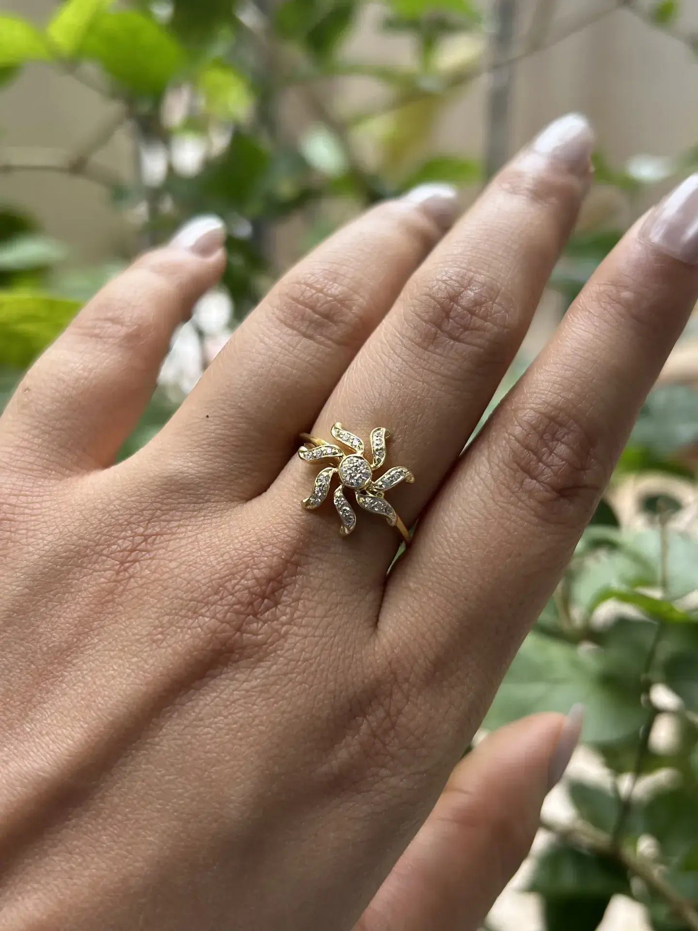 Golden Radiance Sunburst Ring