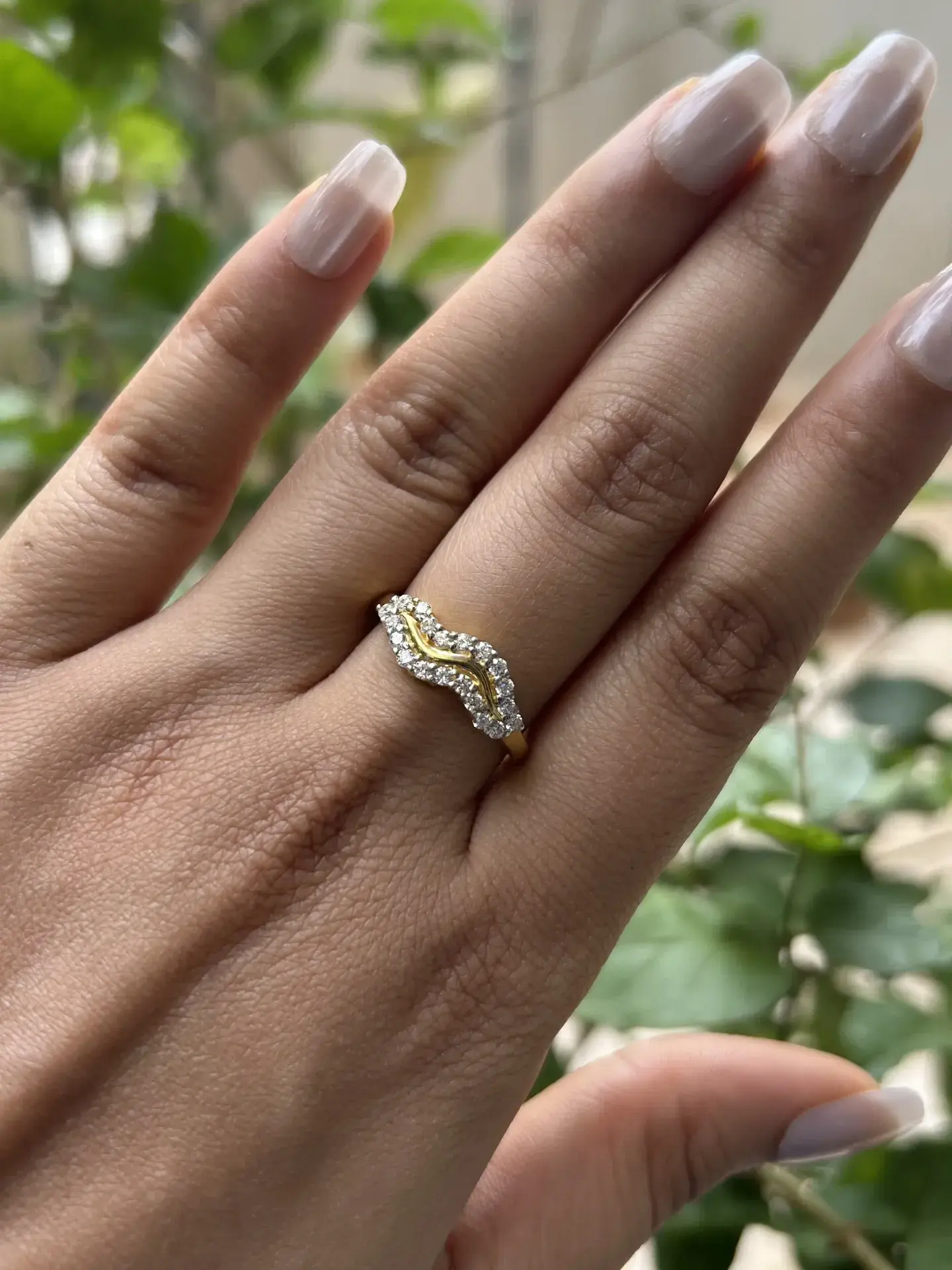 Wavy Pavé Band
